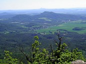Rozhled z Klí�e, v dálce Bezd�z