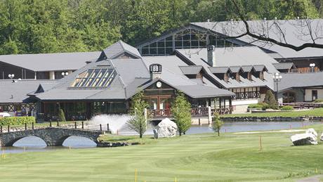U obce eladn v Beskydech se nachz Prosper Golf Resort eladn, golfov arel o rozloze 140 hektar.