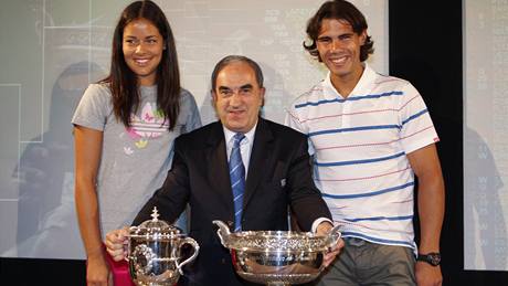 Ana Ivanoviová a Rafael Nadal (vpravo) pi losu Roland Garros 2009