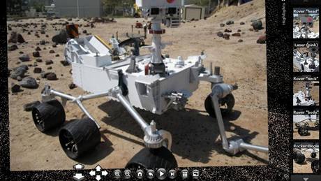 Model nového przkumného vozítka Curiousity v testovacím areálu v Kalifornii