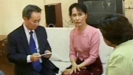 Barmská televize vysílala zábry ze schzky Su ij s velvyslanci Ruska, Singapuru a Thajska