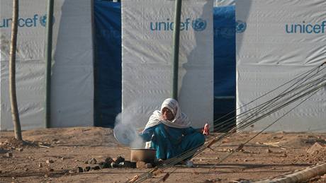 Tábor Jalozai pro uprchlíky z údolí Svát (25. kvtna 2009)