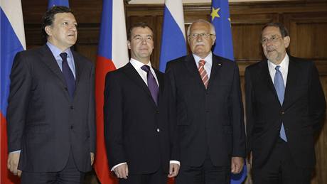 José Manuel Barroso, Dmitrij Medvedv, Václav Klaus a Javier Solana na summitu EU-Rusko v Chabarovsku (22. kvtna 2009)