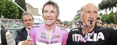 Rus Denis Meov práv vyhrál Giro dItalia.