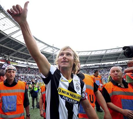 Pavel Nedvd se lou s fanouky Juventusu Turn