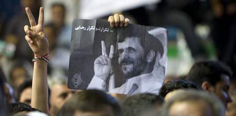 Stoupenci íránského prezidenta Ahmadíneáda