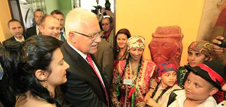 Prezident Vclav Klaus s chot Livi v Brn navtvil i zdej Muzeum romsk kultury