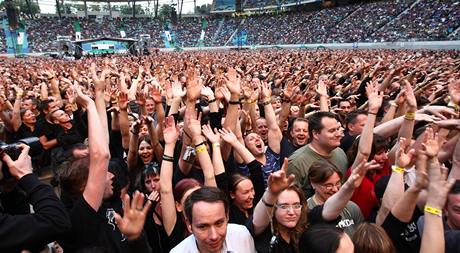 Fanouci na koncertu Depeche Mode
