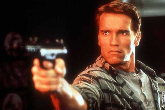 Arnold Schwarzenegger v kultovním snímku Total Recall. Kdo ho nahradí v nové verzi filmu, zatím není jasné.