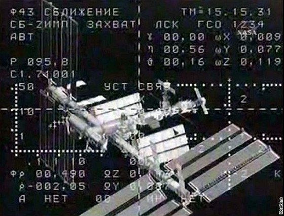 Pistání u ISS z pohledu displeje Sojuzu, jednoho ze dvou ruských plavidel, která ke stanici létají