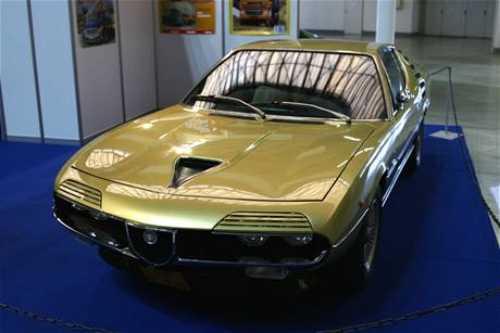 Alfa Romeo Montreal