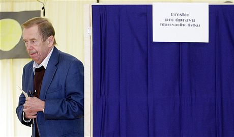 Vclav Havel se zastnil eurovoleb na Zkladn koly na Norbertov v Praze (5. ervna 2006)
