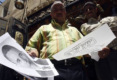 Khirsk obchodnk, kter se ped nvtvou Baracka Obamy chystal tisknout jeho jmno v hieroglyfech na trika.