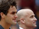 Roger Federer a Andre Agassi po finále Roland Garros