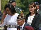 Michell Obamová a Carla Bruniová na oslavách 65. výroí vylodní spojenc v Normandii