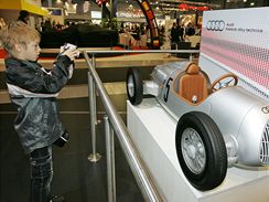 Autosalon v pavilonu P