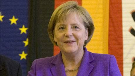 Nmecká kancléka Angela Merkelová odevzdala svj hlas ve volební místnosti v Berlín (7. ervna 2009).