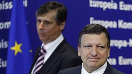 José Barroso a Jan Fisher na tiskové konferenci (9. ervna 2009)