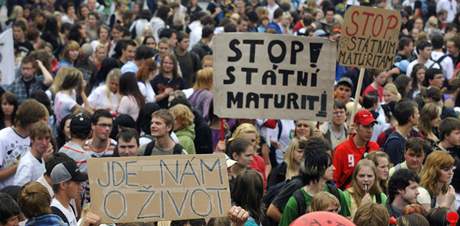 Státní maturity vyvolaly vlnu odporu student. Foto z Prahy, erven 2009