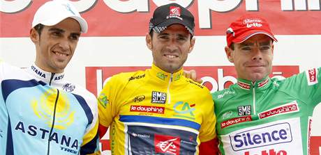 Konené poadí závodu Dauphiné Libéré: první Valverde (uprosted), druhý Evans (vpravo) a tetí Contador