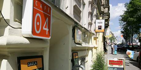 Kavárna Café 04 na brnnské ulici Veveí