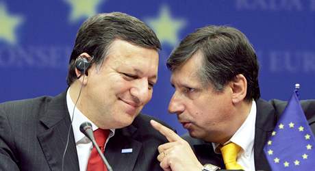 Jos Manuel Barroso a Jan Fischer na summitu EU v Bruselu (19. ervna 2009)