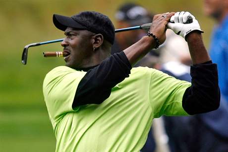 Povstné doutníky Miíchaela Jordana - jedna z nkolika kontroverzí jeho golfové kariéry.