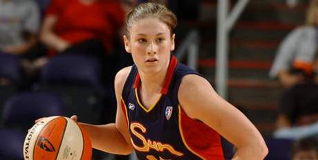 Lindsay Whalenová v dresu Connecticutu Sun