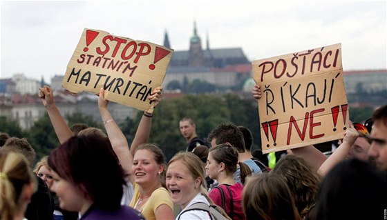 V Praze protestovali studenti proti státním maturitám (19.6.2009)