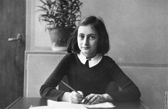 Židovská dívka Anna Franková se během druhé světové války ukrývala v Nizozemsku...