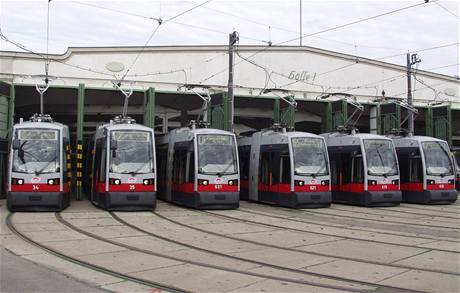 Nízkopodlažní tramvaj ULF