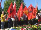 Komunisté v Lidicích u památníku.
