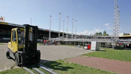 Pódium na brnnském velodromu, na nm 19. ervna vystoupí Lenny Kravitz