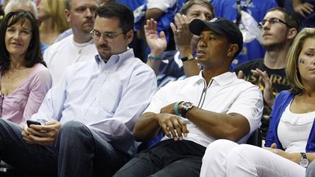 Tiger Woods na zápase finále NBA Orlando Magic - Los Angeles Makers.