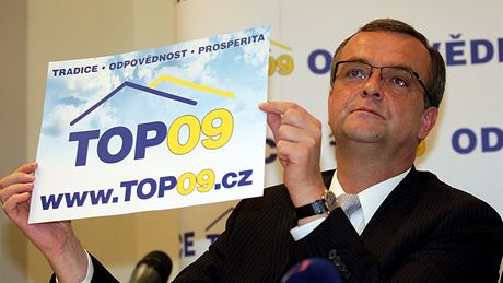 Miroslav Kalousek na tiskové konferenci strany TOP 09 v Praze (11. ervna 2009)