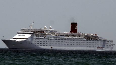 �pan�lská výletní lo� Ocean Dream je v karantén� u b�eh� karibských ostrov� 