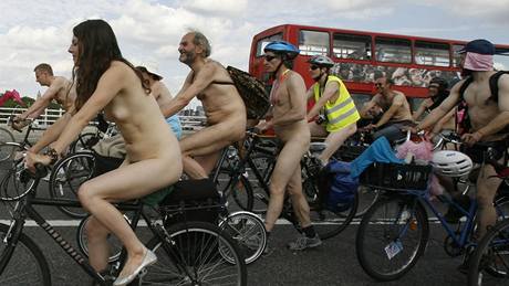 Nazí cyklisté se obas i sejdou na spolené akci, jako letos v lét v Londýn (ilustraní foto)