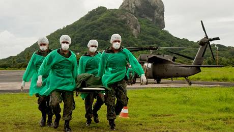 Braziltí záchranái shromaují ostatky obtí z airbusu na ostrovech Fernando de Noronha
