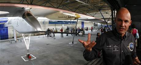 Bertrand Piccard pi pedstavení letadla na slunení energii. (26. 6. 2009)