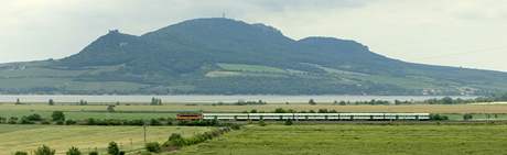 Vlaky na frekventovan trati mezi Brnem a Beclav