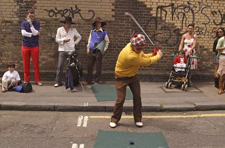 Street golf nen bezpen. Tady obecn pravidla neplat, ale chladn hlava je na mst.