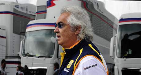Briatore jet v roli éfa týmu Renault.