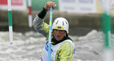 Slovenská vodní slalomáka Elena Kaliská v kanoi