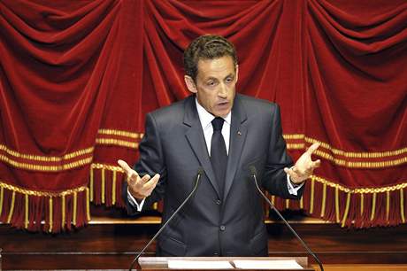 Francouzský prezident Nicolas Sarkozy na historickém setkání s obma komorami parlamentu (22. ervna 2009)