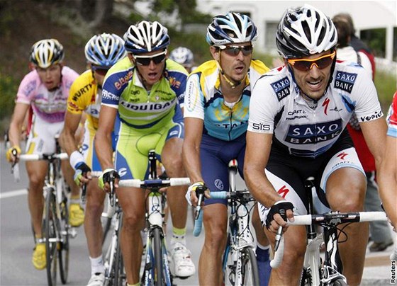 Pedposlední etapa závodu Kolem výcarska: Cancellara, Klöden, Kreuziger, Valjavec a Martin (zprava)