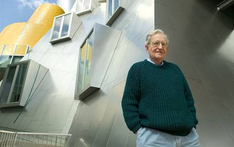 Lingvistiku u na Massachusetts Institute of Technology i Noam Chomsky, nenavn kritik americk zahranin politiky