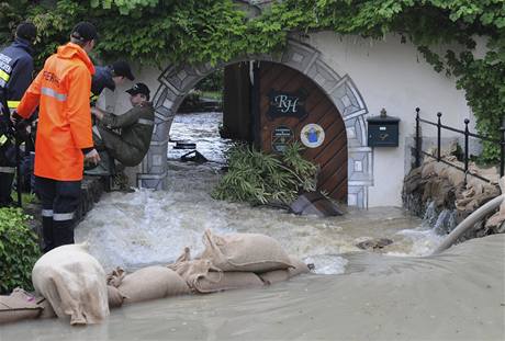 Hasii zasahuj ve mst Weissenkirchen asi padest kilometr zpadn od Vdn