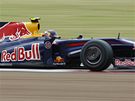 Sebastian Vettel si jede pro pole position v kvalifikaci na Velkou cenu Velké Británie