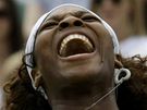 Serena Williamsová se raduje z výhry ve tetím kole Wimbledonu