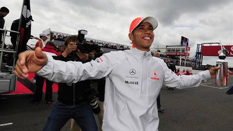 Lewis Hamilton ped Velkou cenou Británie